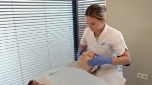 glowy facial behandeling
